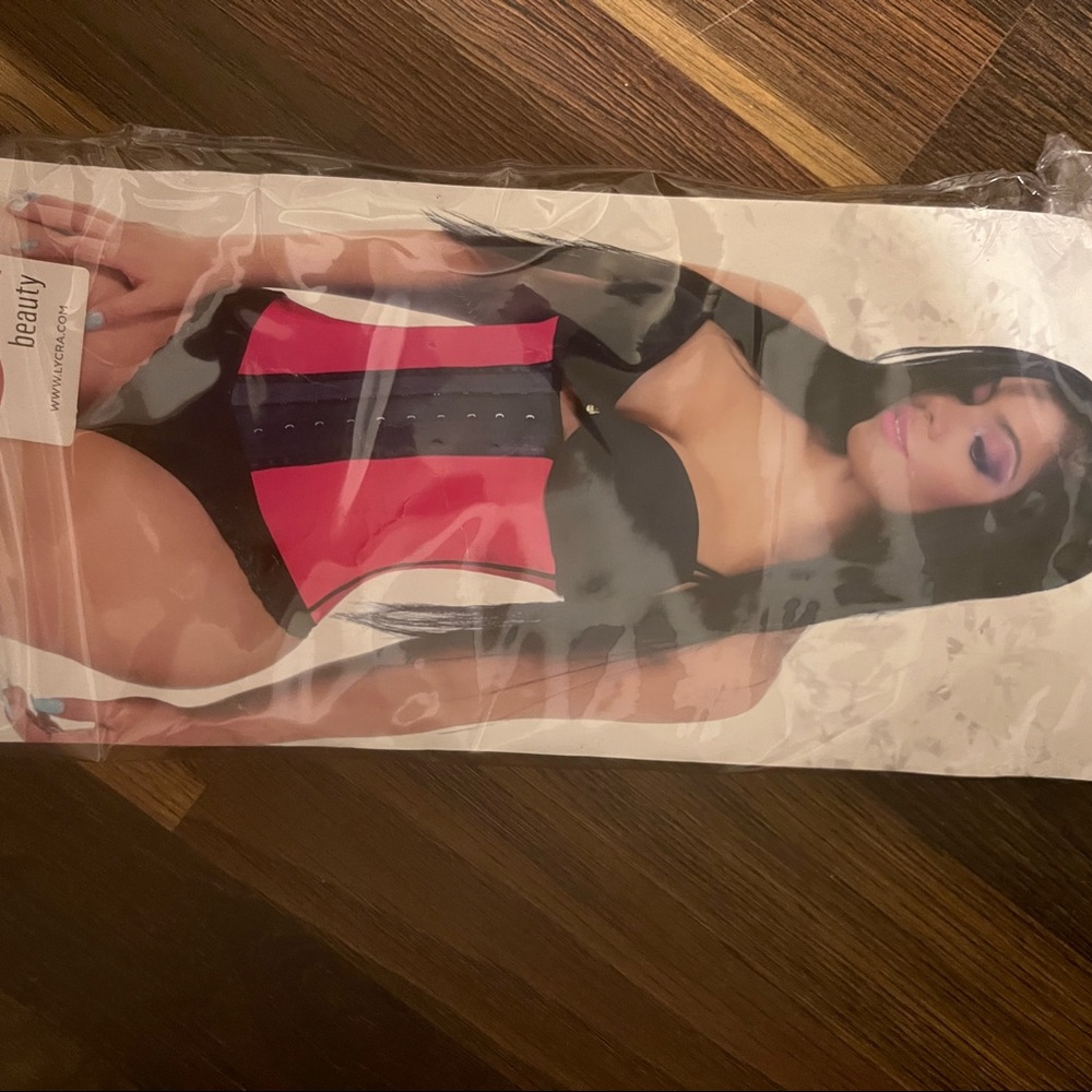 Angel Curves shape-wear